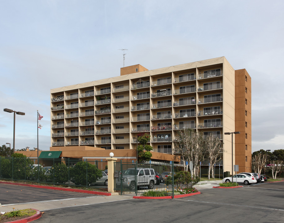 Morgan Kimball Towers in National City, CA - Foto de edificio