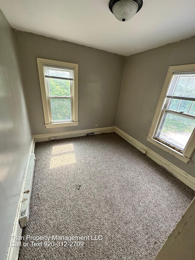 1217 High Ave in Oshkosh, WI - Building Photo - Building Photo