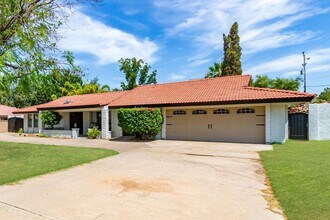 700 W Drey Dr in Phoenix, AZ - Building Photo - Building Photo