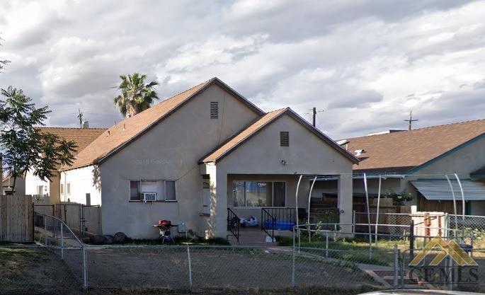 124 17th St in Bakersfield, CA - Building Photo