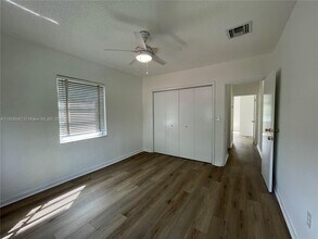 2380 NW Flagler Terrace in Miami, FL - Building Photo - Building Photo