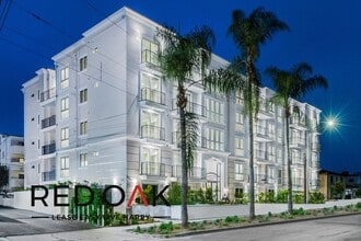 1237 S Holt Ave in Los Angeles, CA - Building Photo - Building Photo