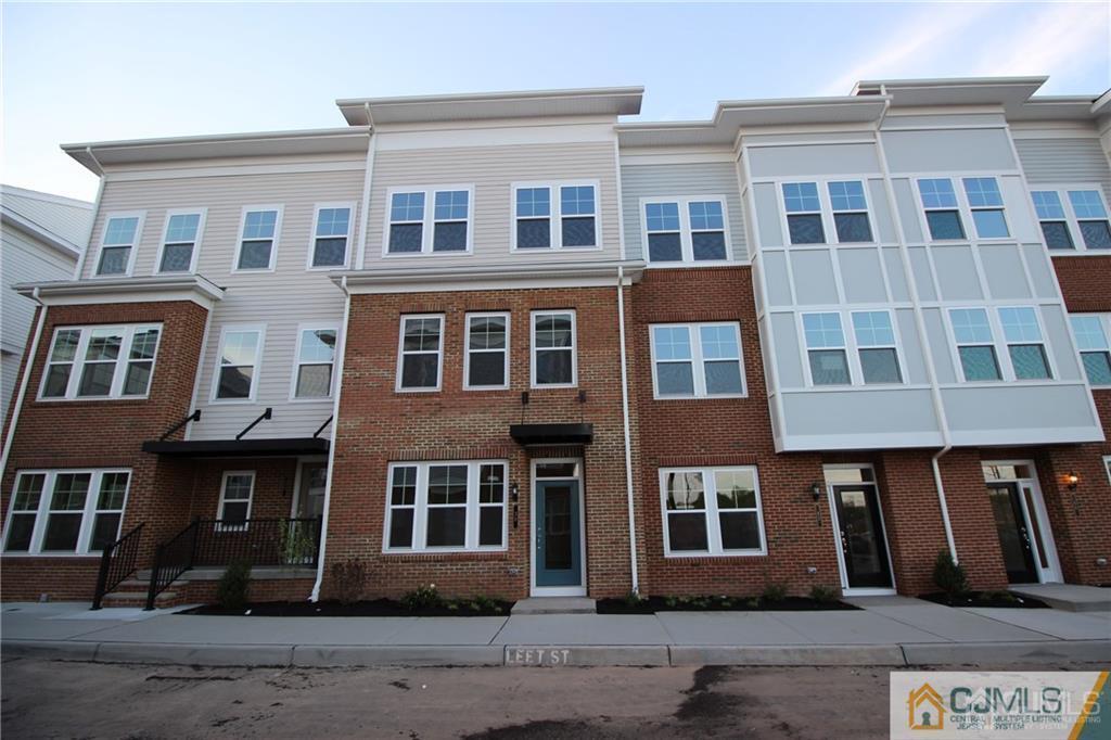 38 Fleet St in North Brunswick, NJ - Building Photo