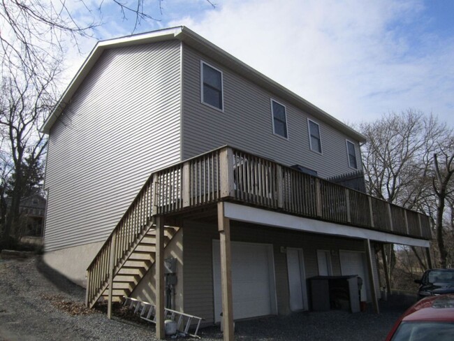 219 W Manchester Ln in Bellefonte, PA - Foto de edificio - Building Photo