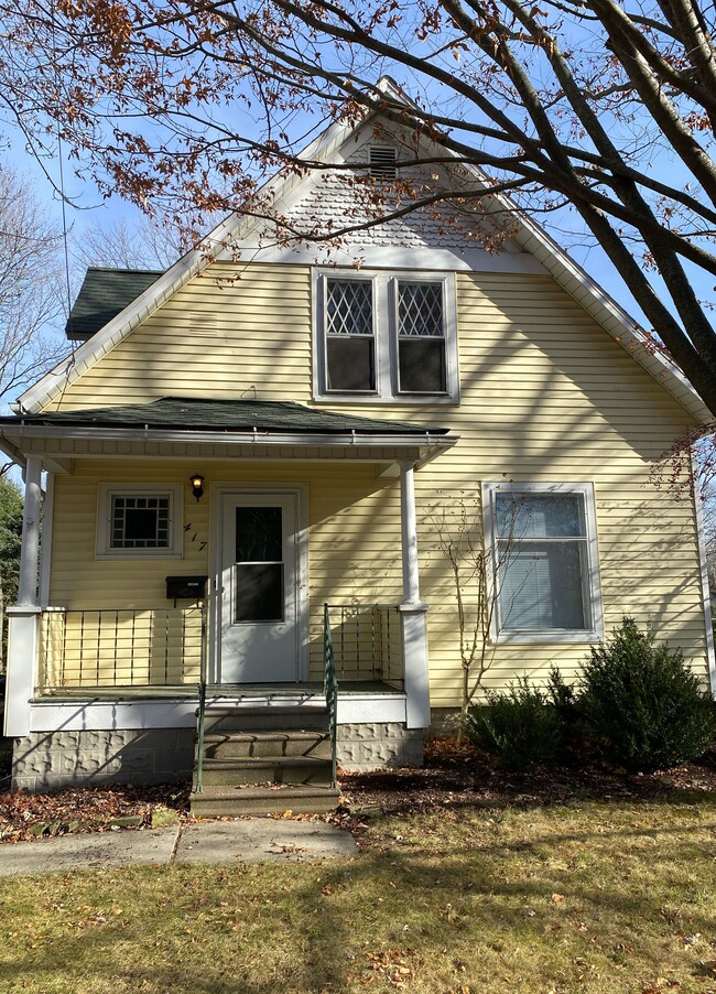 property at 417 S Franklin St