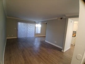 27311 Camp Plenty Rd in Santa Clarita, CA - Building Photo