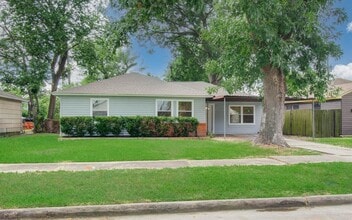 6510 Cherrydale Dr in Houston, TX - Foto de edificio - Building Photo