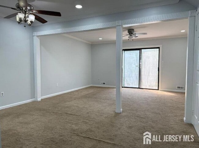 121 Dunham Ave in Edison, NJ - Building Photo - Building Photo