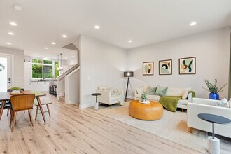 165 Valley St in Seattle, WA - Building Photo - Building Photo