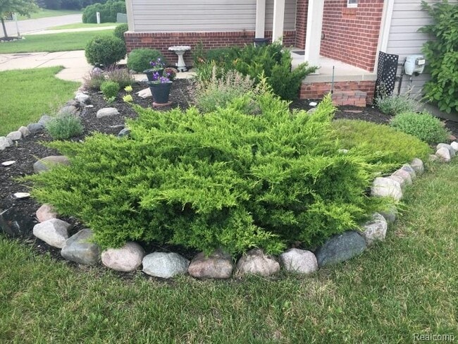 10105 Edgewater Trail in Holly, MI - Building Photo - Building Photo