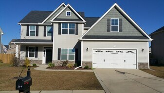 214 Wind Swept St in Raeford, NC - Building Photo