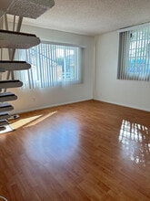 1909 Bataan Rd, Unit Unit A in Redondo Beach, CA - Foto de edificio - Building Photo