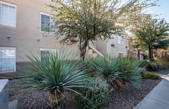 1908 Tierra Vista Dr in Las Vegas, NV - Building Photo - Building Photo