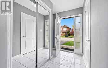 240 Mortimer Cres in Milton, ON - Building Photo - Building Photo