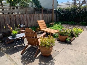 5262 Redondo Ave, Unit 5264B in Oakland, CA - Building Photo - Building Photo