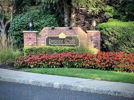 145 Blue Heron Dr in Secaucus, NJ - Building Photo