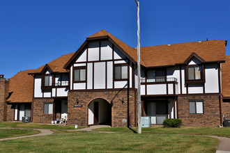 Lincoln Meadows Apartments in Wichita, KS - Building Photo - Building Photo