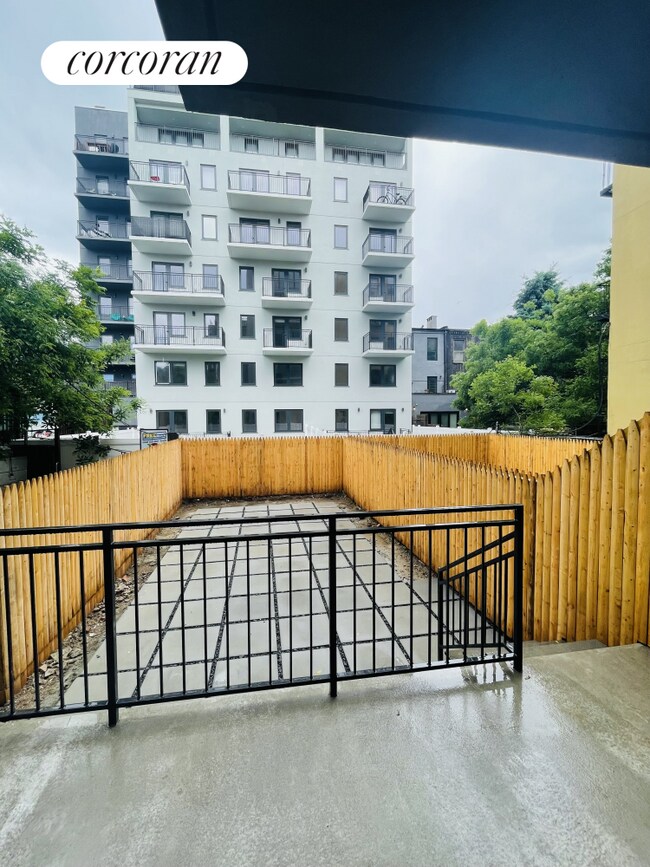 property at 407 E 117th St