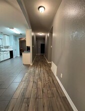 233 Town Lk Bnd in Kyle, TX - Building Photo - Building Photo
