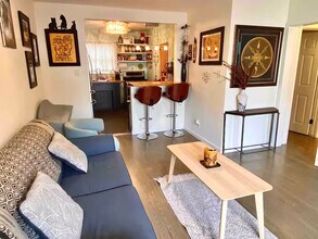 1720 E 2nd St, Unit Charming Condo By Beach in Long Beach, CA - Building Photo - Building Photo