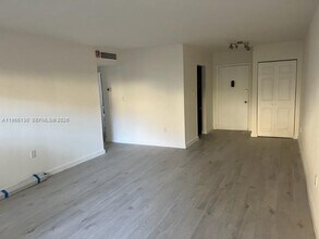 13710 SW 90th Ave in Miami, FL - Building Photo - Building Photo