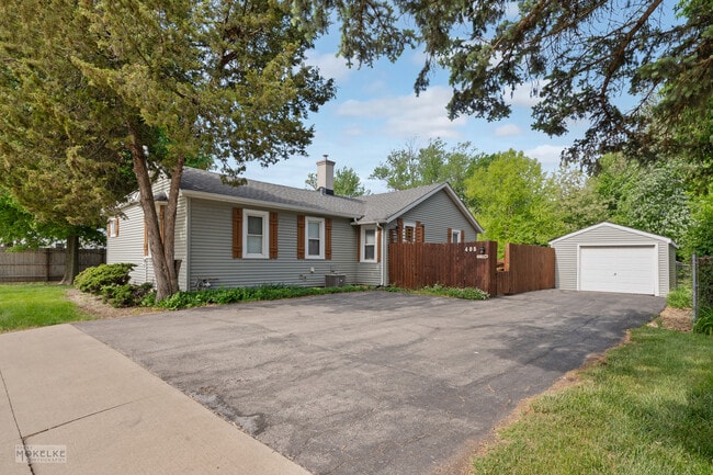 property at 405 N Bridge St