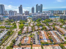 2627 Parkview Dr S in Hallandale Beach, FL - Building Photo