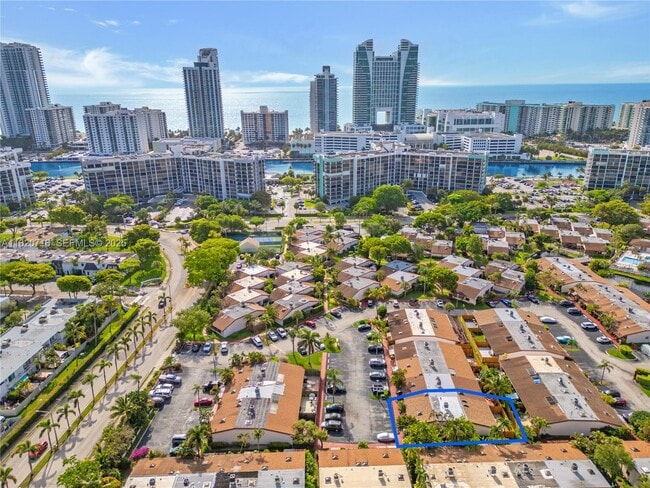 property at 2627 Parkview Dr S