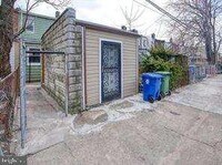 2822 E Chase St photo'