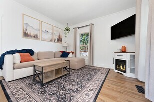 1221 N A St in Coeur d'Alene, ID - Building Photo