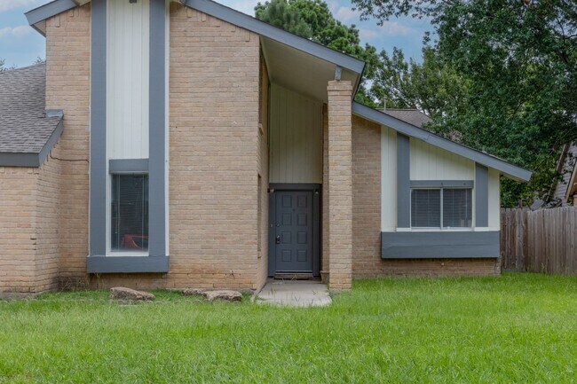 16830 Spruce Run Dr in Spring, TX - Building Photo - Building Photo