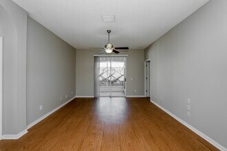 1231 Loretto Cir in Odessa, FL - Foto de edificio - Building Photo