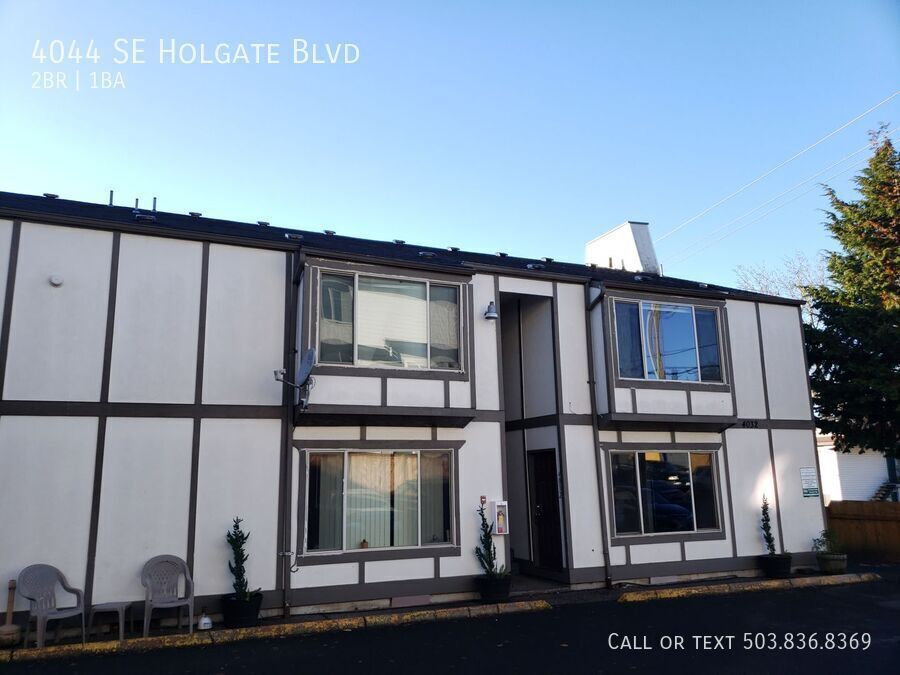 4044 SE Holgate Blvd in Portland, OR - Foto de edificio