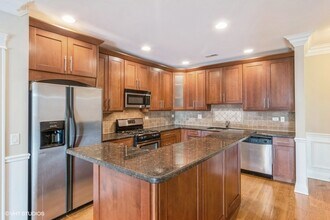 2904 W Belmont Ave in Chicago, IL - Building Photo - Building Photo