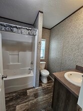 244 Blossom Ln in Utica, NY - Building Photo - Building Photo