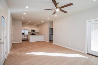 281 N Hunter St in Farmington, AR - Building Photo - Building Photo
