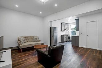 245 4th St, Unit 3 in Jersey City, NJ - Building Photo - Building Photo