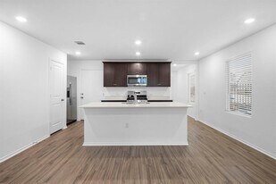 7136 Spotted Leaf Wy in Austin, TX - Building Photo