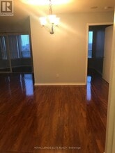 135 Hillcrest Ave in Mississauga, ON - Building Photo - Building Photo