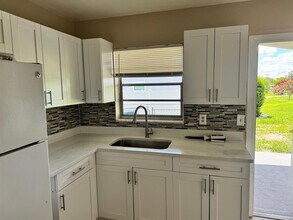 7103 Fireside St in Spring Hill, FL - Building Photo - Building Photo