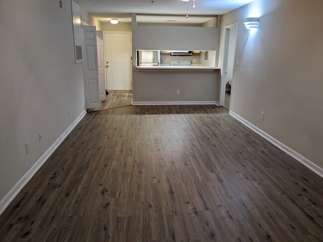1241 University Ct, Unit 2 in Raleigh, NC - Foto de edificio - Building Photo