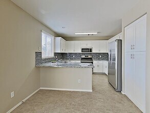 11826 W Laurel Ln in El Mirage, AZ - Building Photo - Building Photo