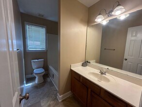 319-321 E Perry Ave in Wake Forest, NC - Building Photo - Building Photo