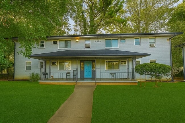 property at 2829 Belvedere Ln