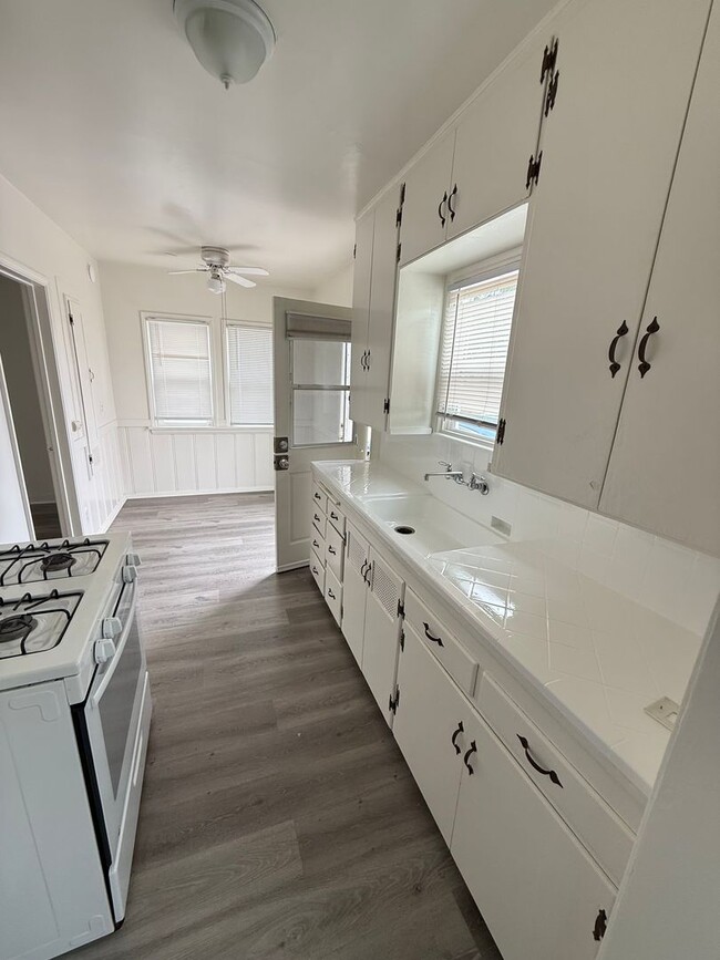 9939-9943 Park St in Bellflower, CA - Building Photo - Building Photo