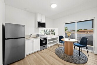 4347 Woodlawn Ave in Los Angeles, CA - Foto de edificio - Building Photo