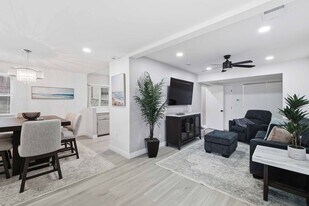 1918 Marshallfield Ln, Unit B in Redondo Beach, CA - Building Photo