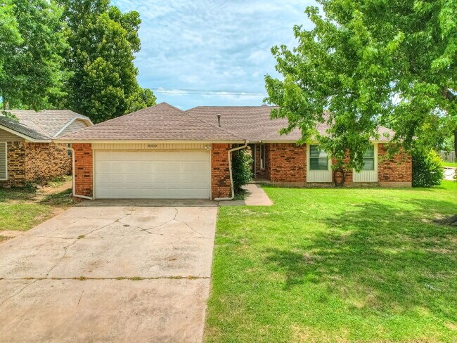 800 Royal Ln in Yukon, OK - Building Photo - Building Photo