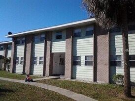 830 Sky Lake Cir in Orlando, FL - Building Photo