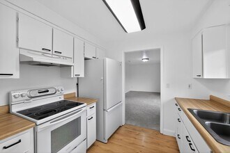 19260 SW Vista St in Aloha, OR - Building Photo - Building Photo